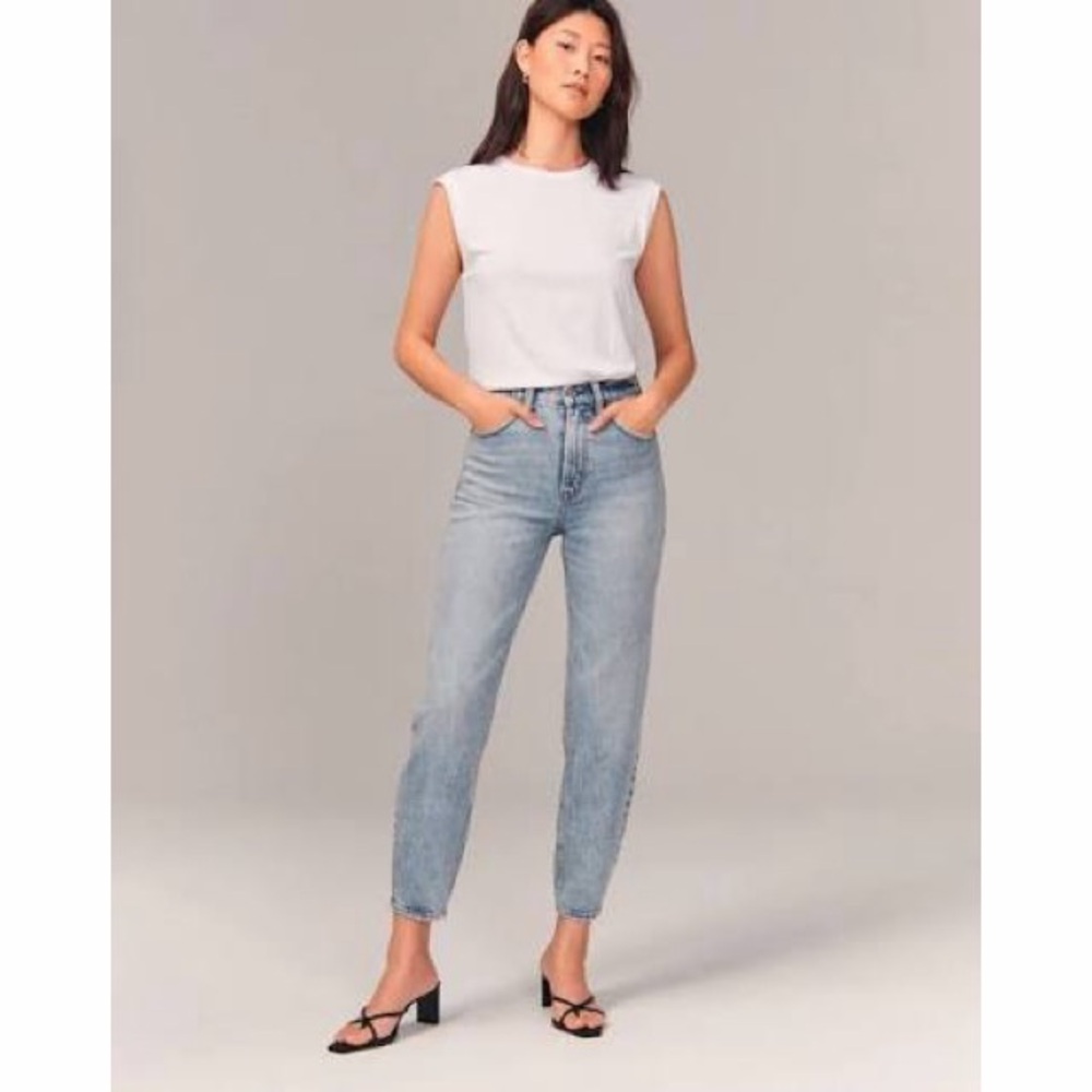 Abercrombie & Fitch Classic Blue High Rise 80s Mom Jeans